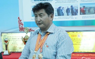 泽荣科技 青海泽库“拉格日模式”：牧民变“股东” 抱团发“羊”财